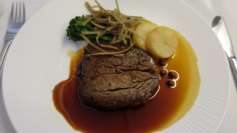 ana all nippon airways onboard dining
