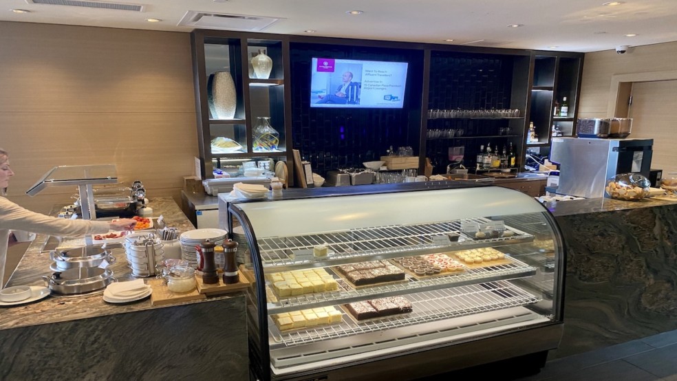 plaza premium lounge catering vancouver international airport