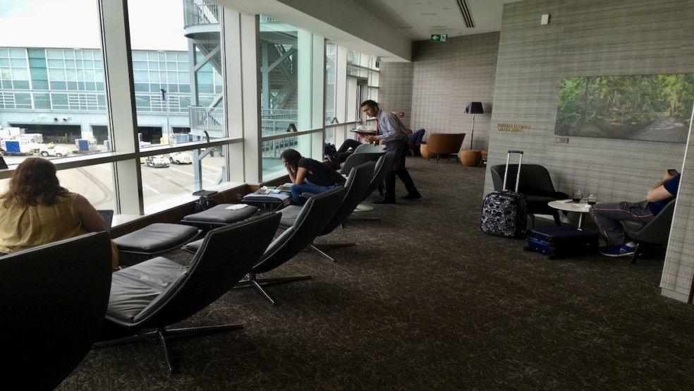 air canada maple leaf lounges vancouver international airport