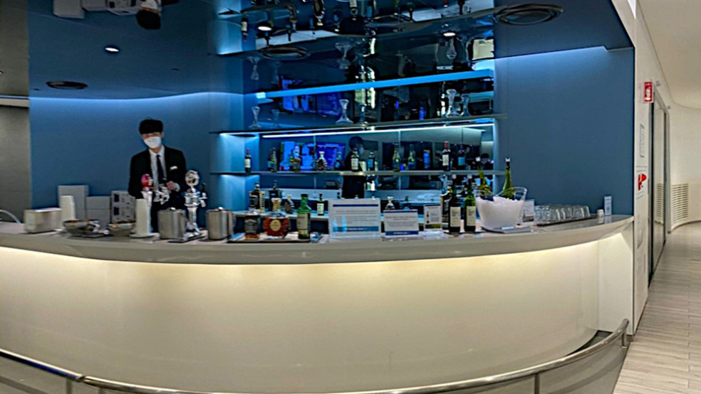 korean air business class lounge bar seoul incheon airport