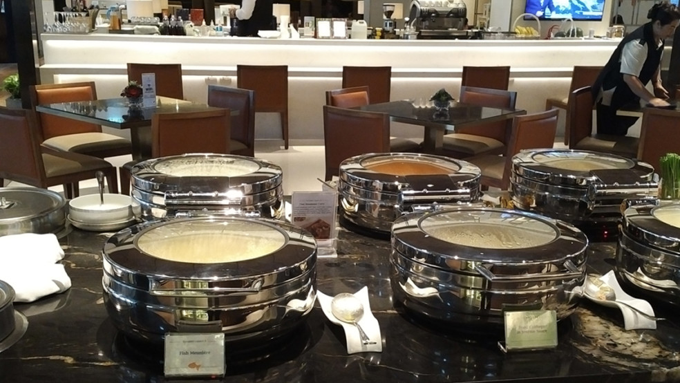 singapore airlines silverkris lounge catering bangkok suvarnabhumi airport