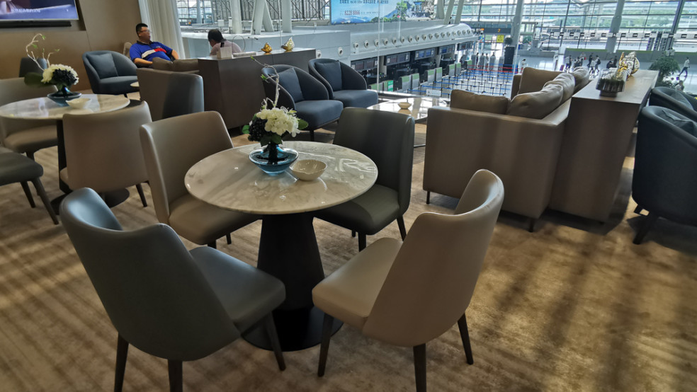changsha huanghua international airport lounge dining area