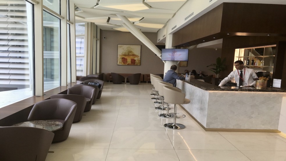 royal air maroc le zenith lounge bar casablanca airport