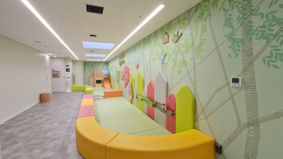 Tokyo Narita international airport children's play area